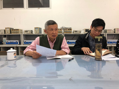 班主任聘任大会3.jpg 班主任聘任大会3.jpg