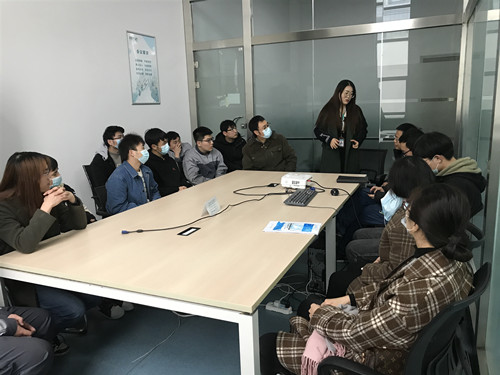 与用人单位交流_副本.jpg 与用人单位交流_副本.jpg