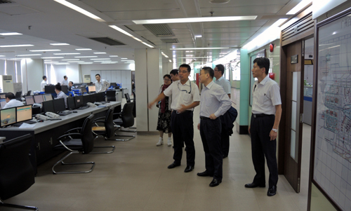庄院长参观广州白云机场机务工程中心.jpg